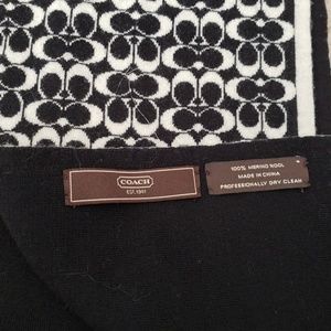 Authentic Coach scarf